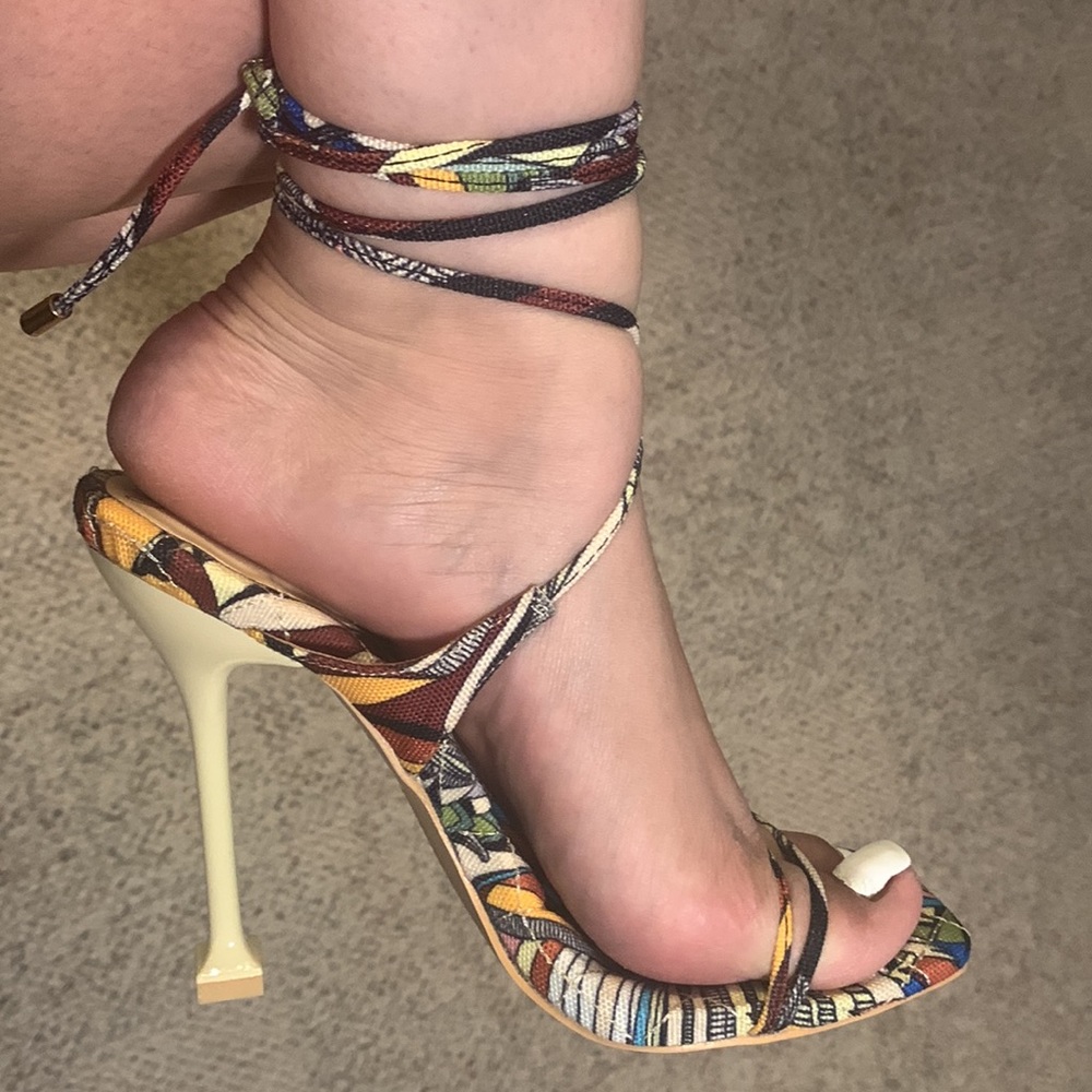 5 inch strappy So Me heels. Never worn before! Size 7.5
